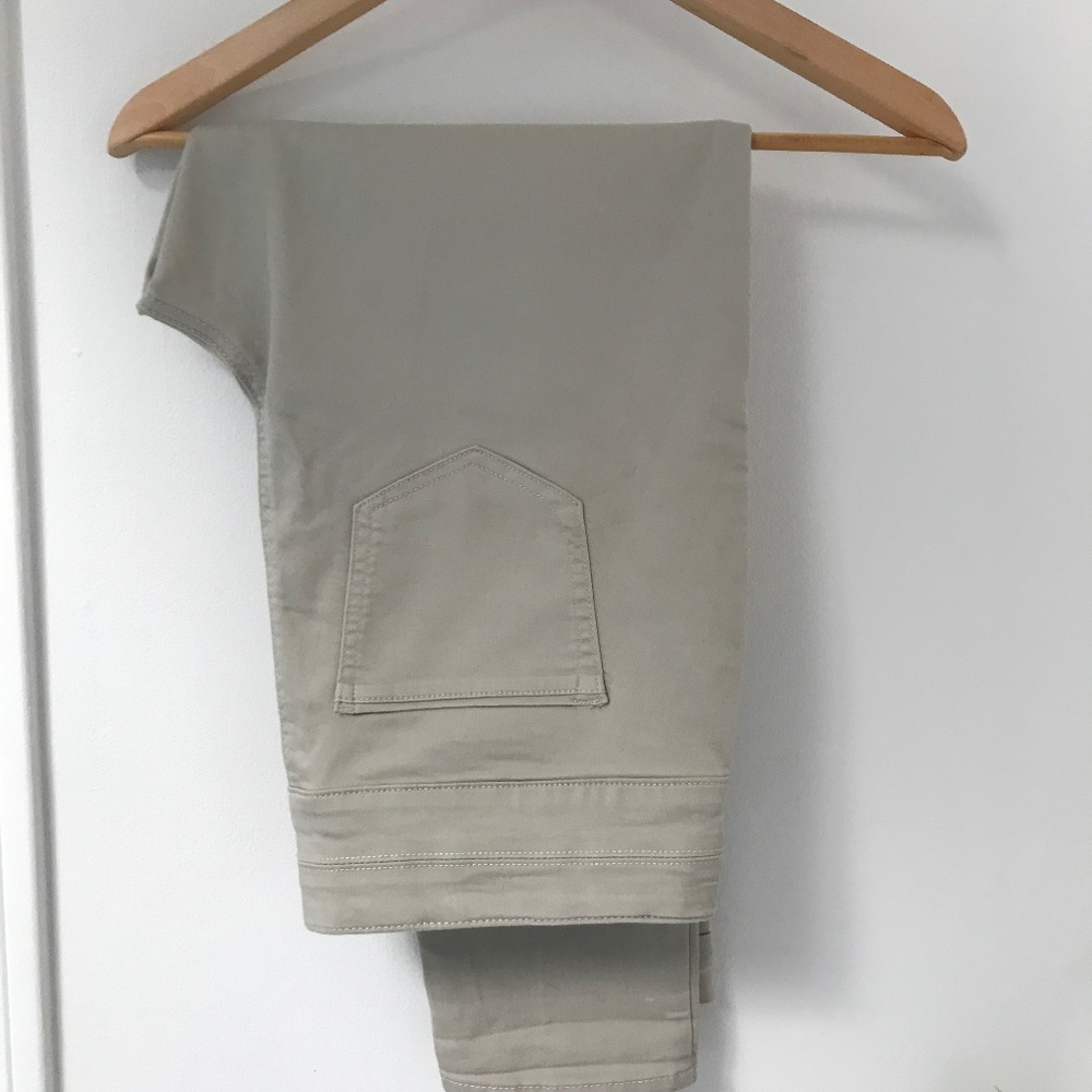 Style and Company  beige pull on pant 12